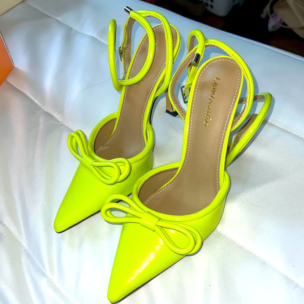 LIME GREEN HEELS SIZE 7 1/2 BRAND NEW WITH BOX